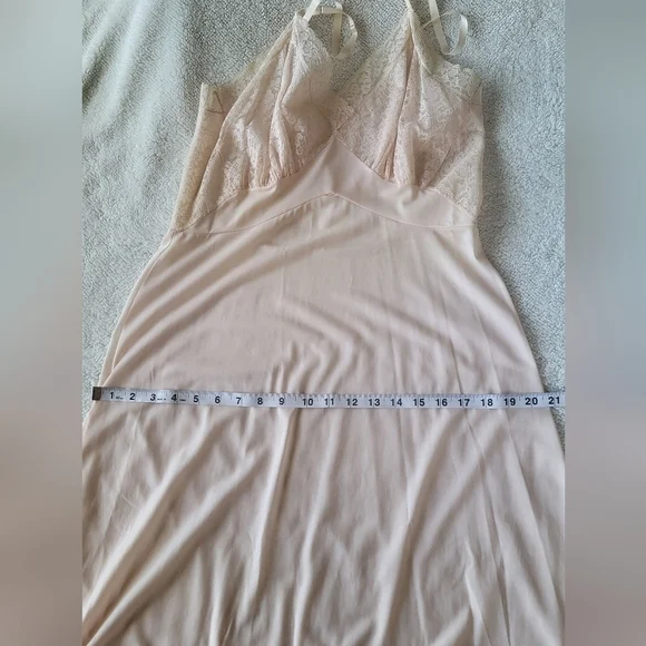 Vintage Van Raalte Nylon Philmy Slip with Lace Top/Lace Hem Size 36 Pale… - Picture 7 of 12